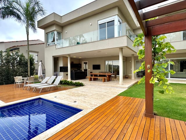 Casa com 815m² 4 quartos e 7 banheiros, à venda, no bairro Tamboré em Santana de Parnaíba