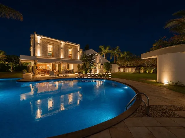 Casa com 2500m² 4 quartos e 7 banheiros, à venda, no bairro Park Way em Brasília