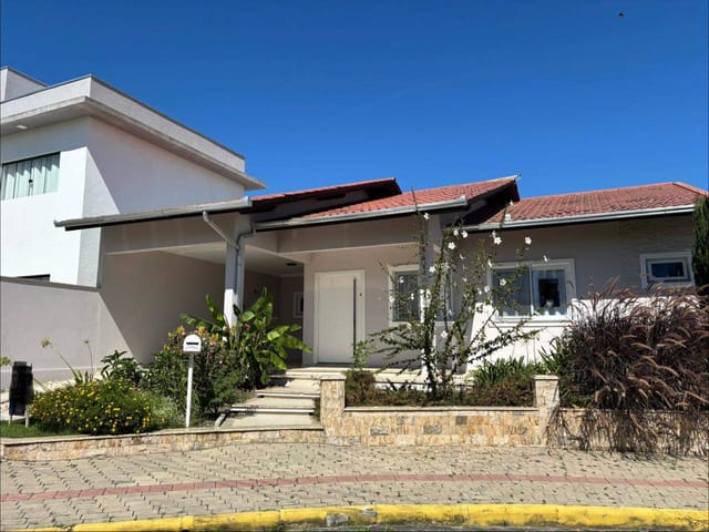 Casa 2 quartos e 2 banheiros, à venda, no bairro NOSSA SENHORA DA PAZ em Balneário Piçarras