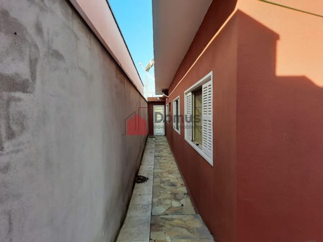 Casa com 360m², à venda, no bairro Centro em Pindamonhangaba