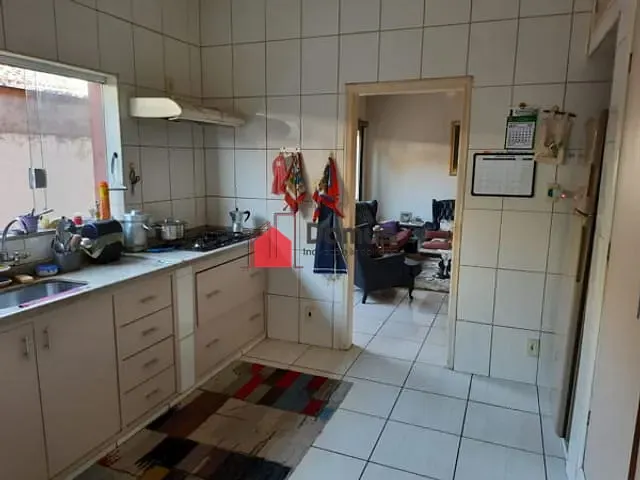 Casa com 360m², à venda, no bairro Centro em Pindamonhangaba