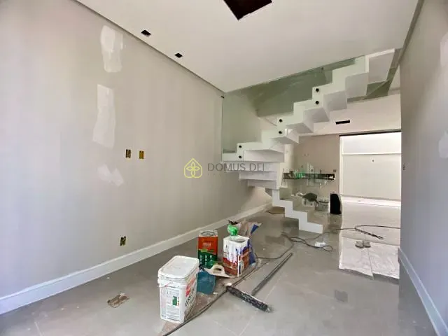 Casa com 120m² 3 quartos e 4 banheiros, à venda, no bairro Jardim Amália em Volta Redonda