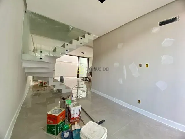 Casa com 120m² 3 quartos e 4 banheiros, à venda, no bairro Jardim Amália em Volta Redonda