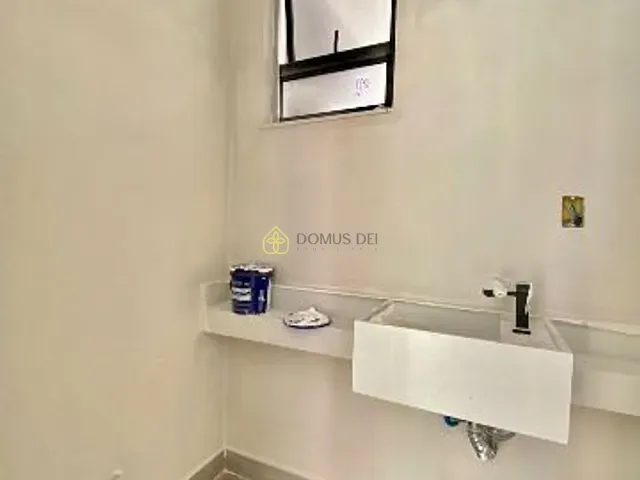 Casa com 120m² 3 quartos e 4 banheiros, à venda, no bairro Jardim Amália em Volta Redonda