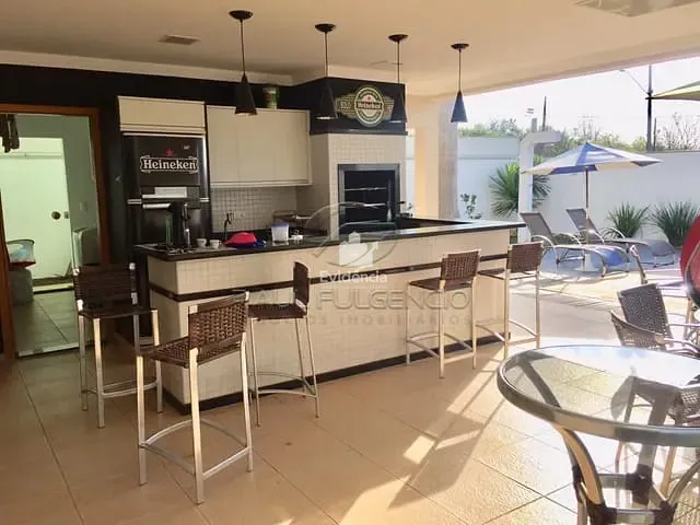 Casa com 500m² 4 quartos e 6 banheiros, à venda, no bairro Sun Lake Residence em Londrina