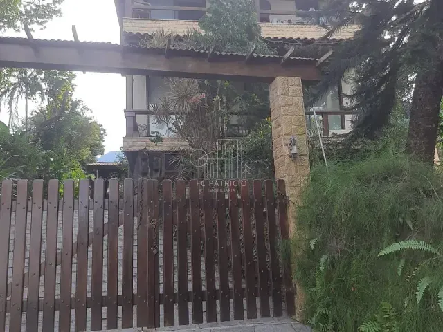 Casa com 532m² 4 quartos e 2 banheiros, à venda, no bairro Limoeiro em Guapimirim