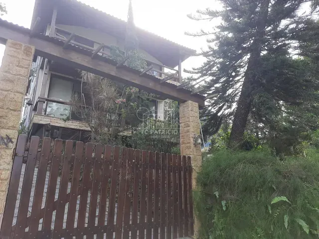Casa com 532m² 4 quartos e 2 banheiros, à venda, no bairro Limoeiro em Guapimirim
