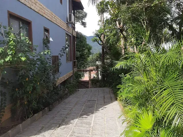 Casa com 532m² 4 quartos e 2 banheiros, à venda, no bairro Limoeiro em Guapimirim