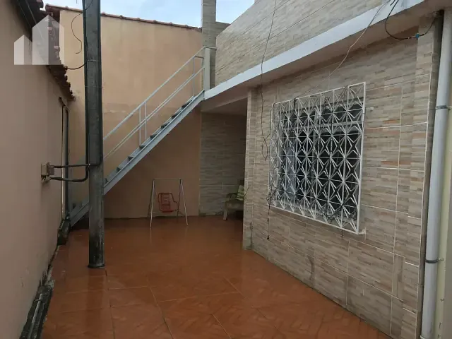 Casa com 160m² 4 quartos e 1 banheiro, à venda, no bairro Jardim Tropical em Nova Iguaçu