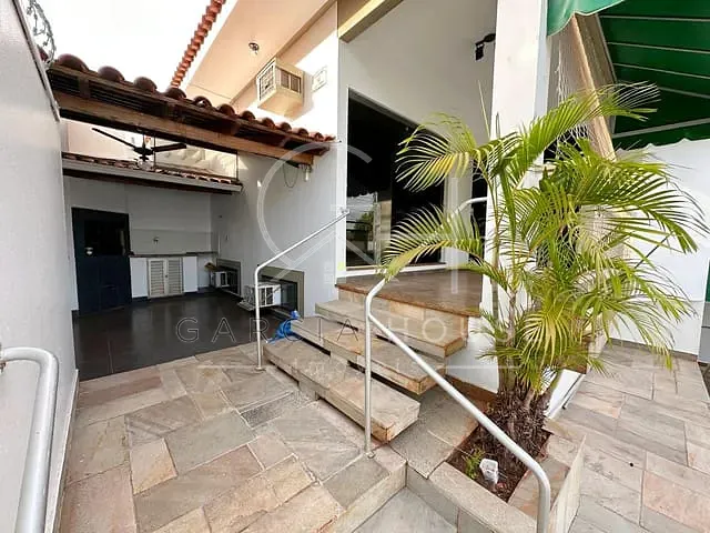 Sobrado com 350m² 4 quartos e 3 banheiros, à venda, no bairro Alto da Boa Vista em Ribeirão Preto