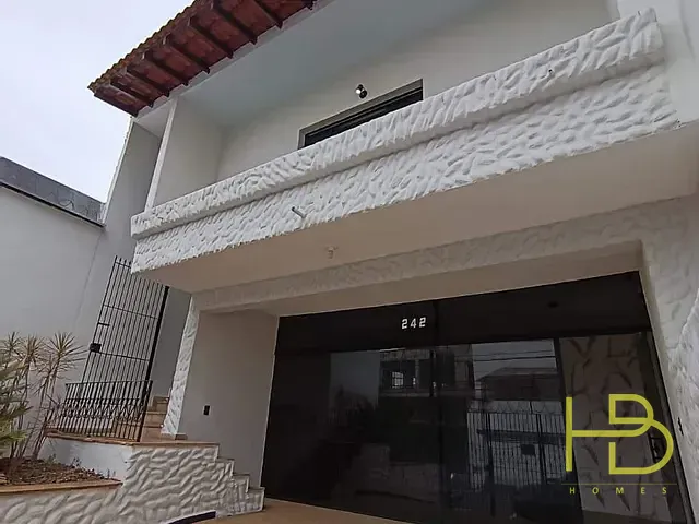 Casa 4 quartos e 3 banheiros, à venda ou para alugar, no bairro Centro em Sorocaba