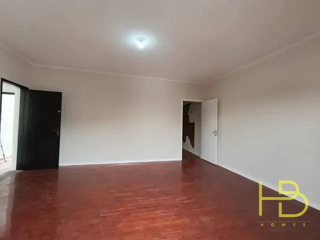 Casa 4 quartos e 3 banheiros, à venda ou para alugar, no bairro Centro em Sorocaba