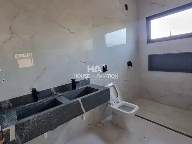 Casa com 360m² 3 quartos e 4 banheiros, à venda, no bairro Terras Alpha Residencial 1 em Senador Canedo