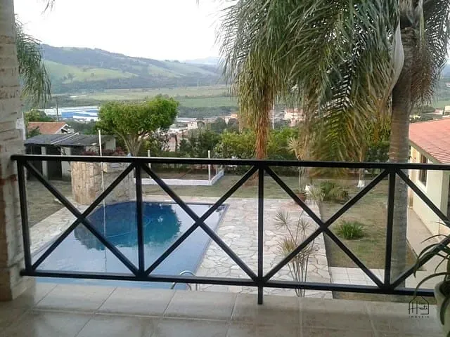 Casa com 1000m² 4 quartos e 5 banheiros, à venda, no bairro Santa Maria em Bom Jesus dos Perdões