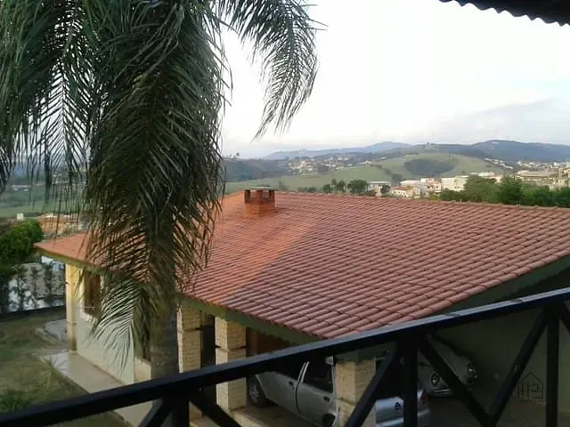 Casa com 1000m² 4 quartos e 5 banheiros, à venda, no bairro Santa Maria em Bom Jesus dos Perdões