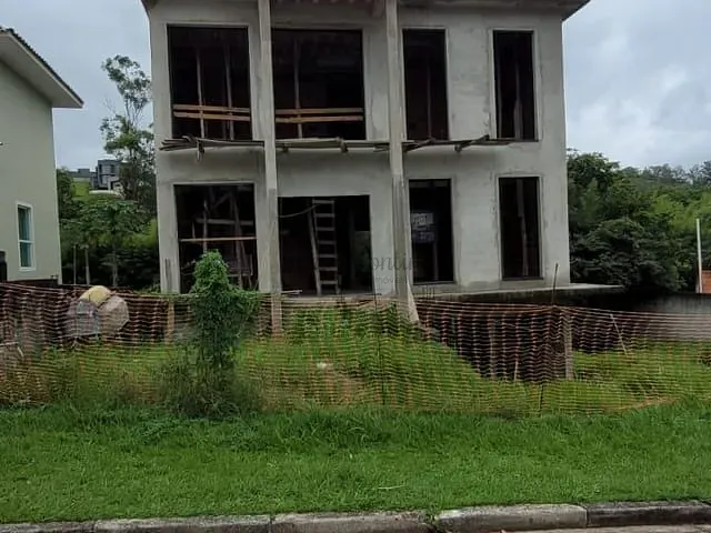 Casa com 360m² 3 quartos e 5 banheiros, à venda, no bairro Jardim Caiapiá em Cotia