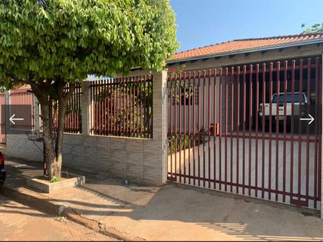 Foto do Casa - Casa à venda 5 Quartos, 2 Vagas, 300M², Santiago, Londrina - PR | Imobiliária Itapuã