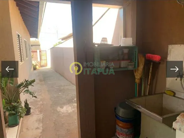Casa com 300m² 5 quartos e 2 banheiros, à venda, no bairro Santiago em Londrina