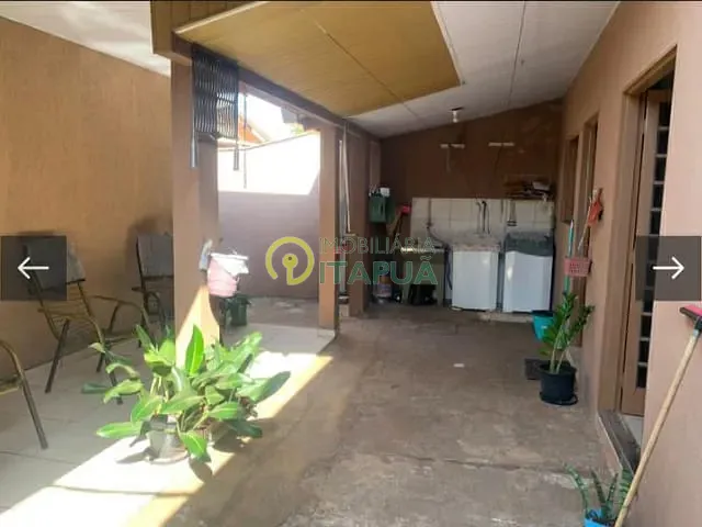 Casa com 300m² 5 quartos e 2 banheiros, à venda, no bairro Santiago em Londrina