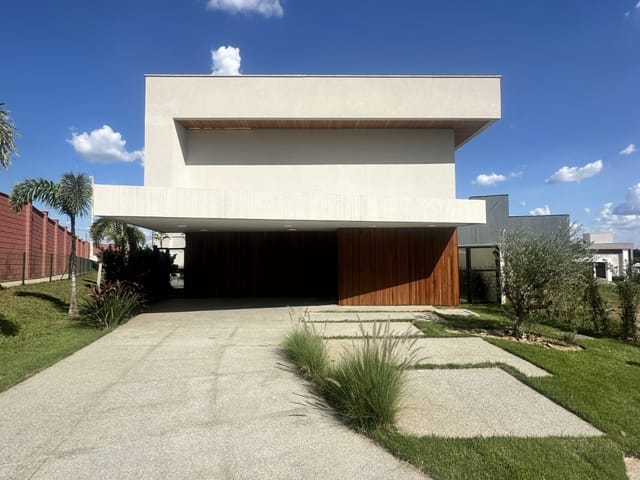 Casa com 420m² 4 quartos e 5 banheiros, à venda, no bairro Jardins Bolonha em Senador Canedo