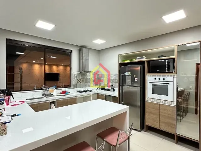 Casa com 313m² 4 quartos e 5 banheiros, à venda, no bairro Condomínio Greenville em Marabá