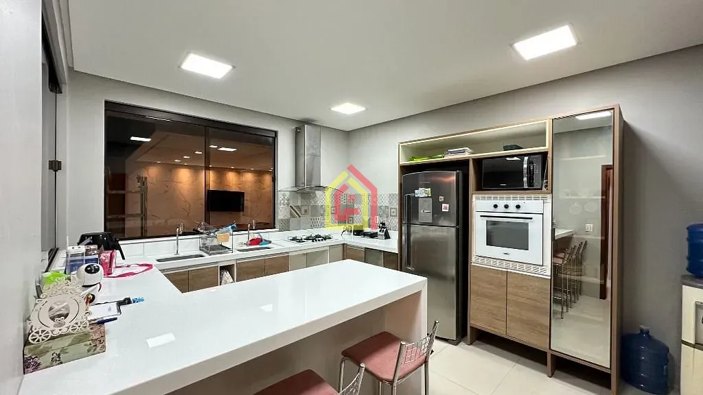 Casa à venda com 4 quartos, 4 suítes, 2 vagas e 345m² no Condomínio Greenville, Marabá (PA) — foto 4 de 16