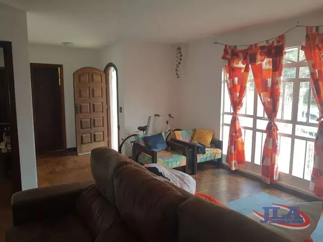 Casa com 262m² 4 quartos e 3 banheiros, à venda, no bairro Boa Vista em Curitiba