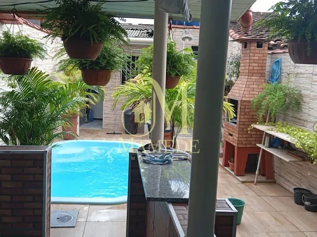 Casa 3 quartos e 2 banheiros, à venda, no bairro Parque Verde em Belém
