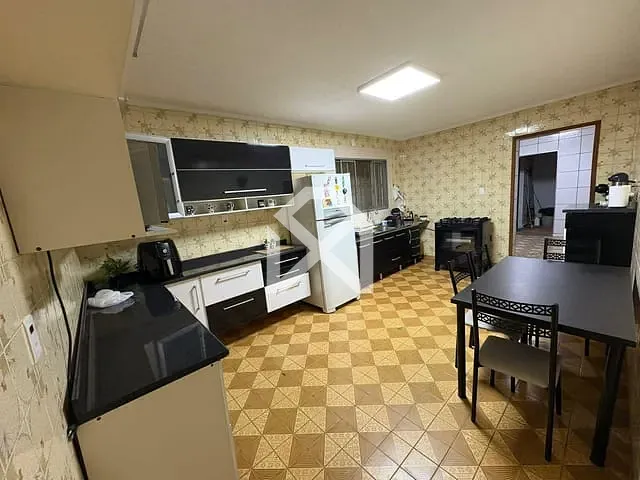 Casa com 302m² 4 quartos e 2 banheiros, à venda, no bairro Vila Nova York em São Paulo