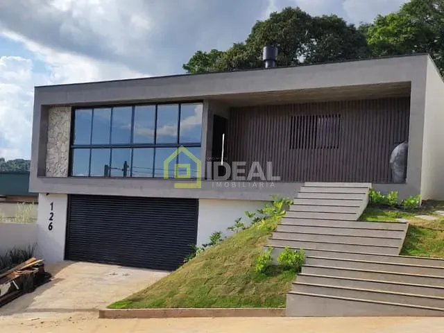 Casa 3 quartos e 2 banheiros, à venda, no bairro Nossa Senhora da Salete em Concórdia