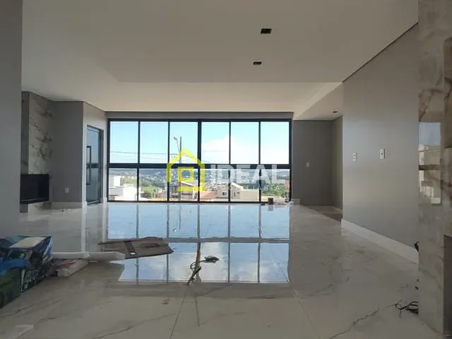 Casa 3 quartos e 2 banheiros, à venda, no bairro Nossa Senhora da Salete em Concórdia
