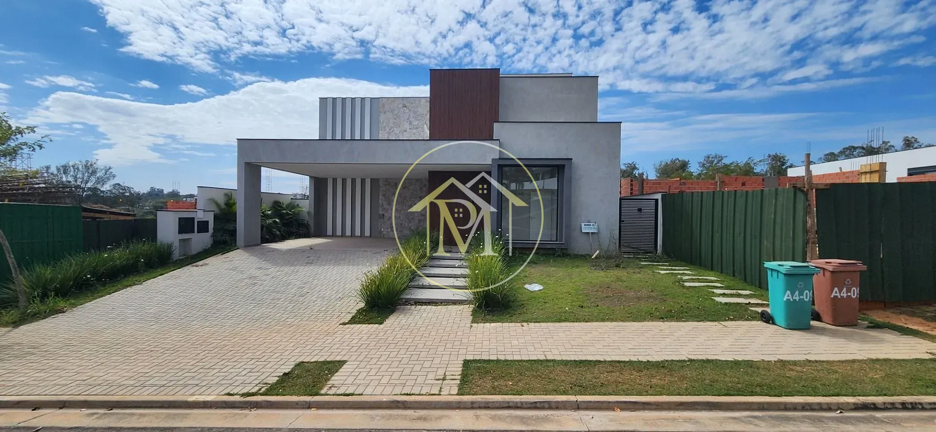 Casa, 3 quartos, 303 m² - Foto 1