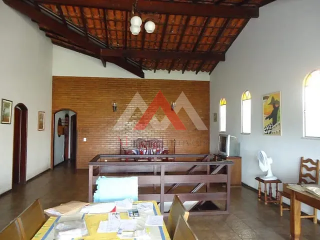Casa com 580m² 4 quartos e 3 banheiros, à venda, no bairro Itaipu em Niterói