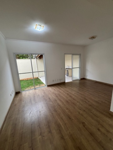 Casa com 120m² 3 quartos e 3 banheiros, para alugar, no bairro Cidade Nova em Jundiaí