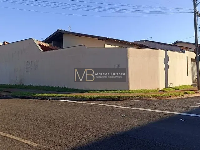 Casa com 198m² 3 quartos e 2 banheiros, à venda, no bairro Conjunto Habitacional José Garcia Molina em Londrina