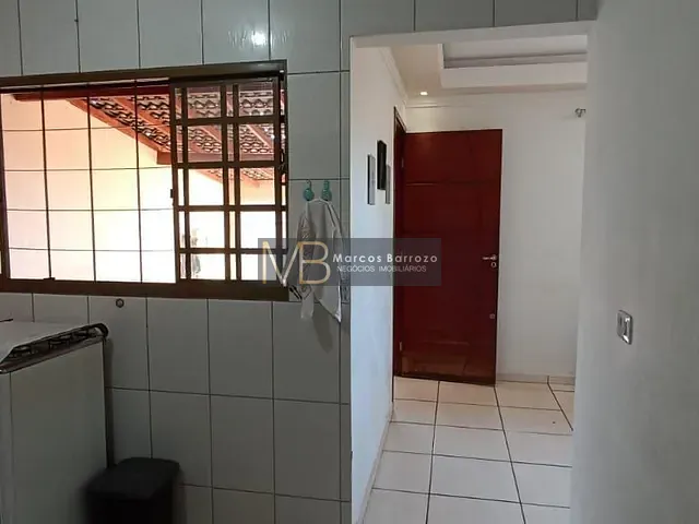 Casa com 198m² 3 quartos e 2 banheiros, à venda, no bairro Conjunto Habitacional José Garcia Molina em Londrina