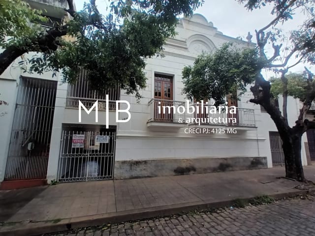 Casa com 295m² 5 quartos e 3 banheiros, à venda, no bairro CENTRO em CATAGUASES