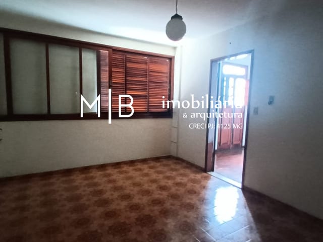 Casa com 295m² 5 quartos e 3 banheiros, à venda, no bairro CENTRO em CATAGUASES