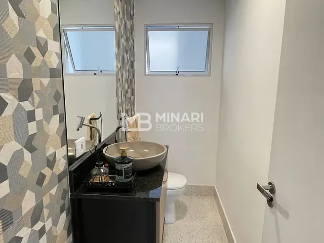Casa com 303m² 4 quartos e 6 banheiros, à venda, no bairro Alphaville em Santana de Parnaíba