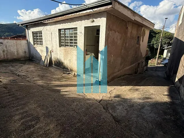 Casa 2 quartos e 1 banheiro, à venda, no bairro Nossa Senhora Aparecida em Poços de Caldas