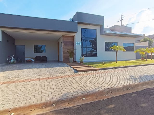 Casa com 287m² 3 quartos e 1 banheiro, à venda, no bairro Residencial Morada das Flores em Cambé