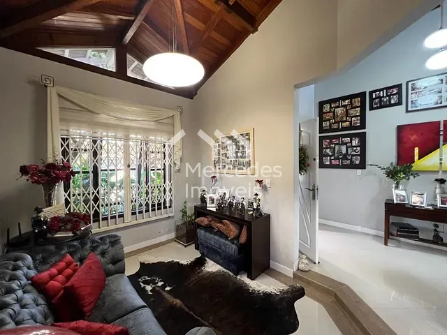 Casa com 552m² 3 quartos e 5 banheiros, à venda, no bairro Dom Bosco em Itajaí