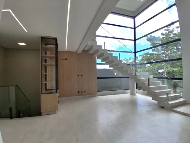 Casa com 360m² 3 quartos e 5 banheiros, à venda, no bairro Condomínio Ville Campestre em Londrina