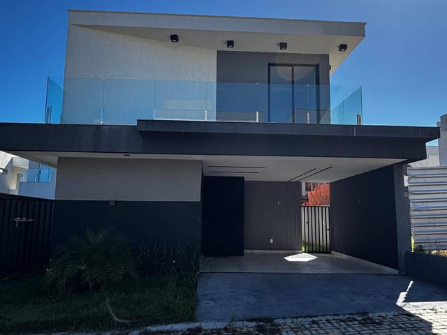 Casa Duplex de Alto Padrão no Cond Monte Carlo