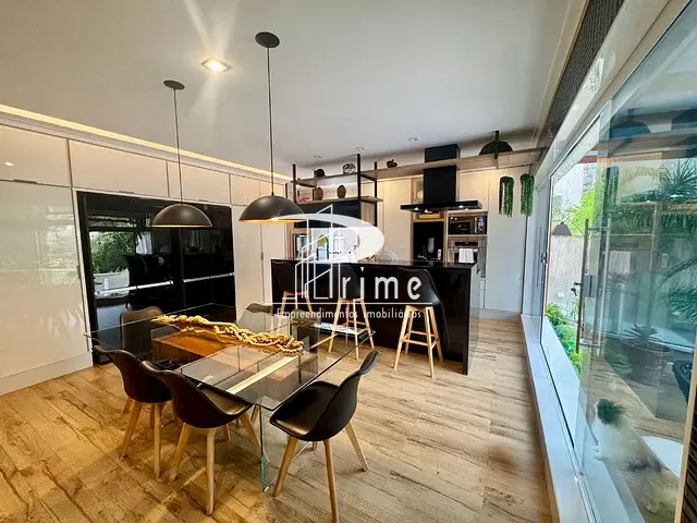 Casa com 1100m² 5 quartos e 11 banheiros, à venda, no bairro Piratininga em Niterói