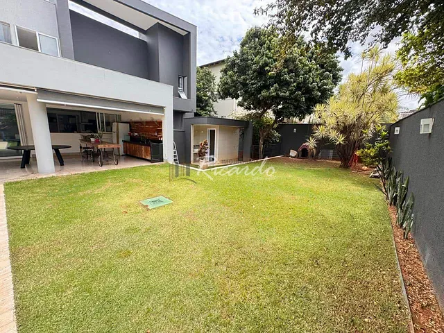 Casa com 874m² 4 quartos e 6 banheiros, à venda, no bairro Jardins Mônaco em Aparecida de Goiânia
