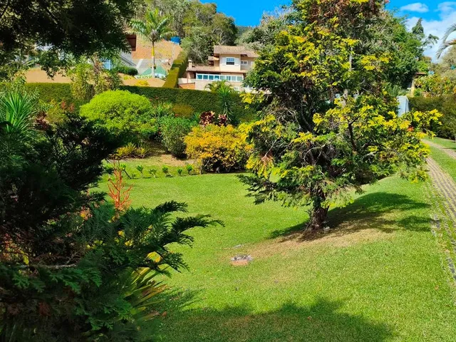 Casa com 3500m², à venda, no bairro Samambaia em Petrópolis