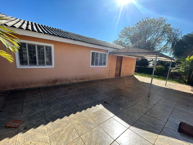 * Em negociação* Locação - Casa com 3 dormitórios, 3 vagas de garagem, Churrasqueira, Quintal Amplo, Neves.