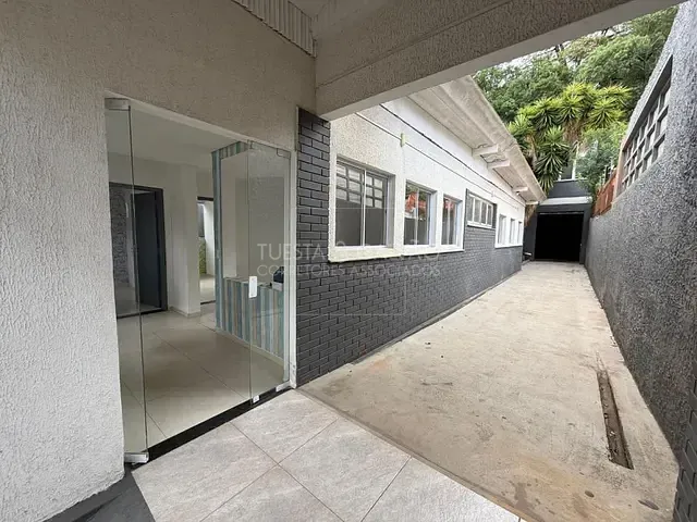 Casa com 450m², à venda, no bairro Centro Cívico em Curitiba