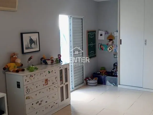 Casa com 200m², à venda, no bairro Jardim Independência em Taubaté